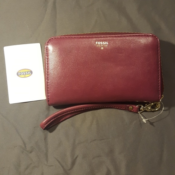 Fossil Handbags - Fossil Wallet Magenta NWT